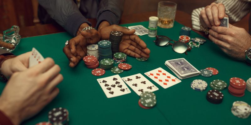 Luật đánh bài poker cơ bản cho người mới bắt đầu